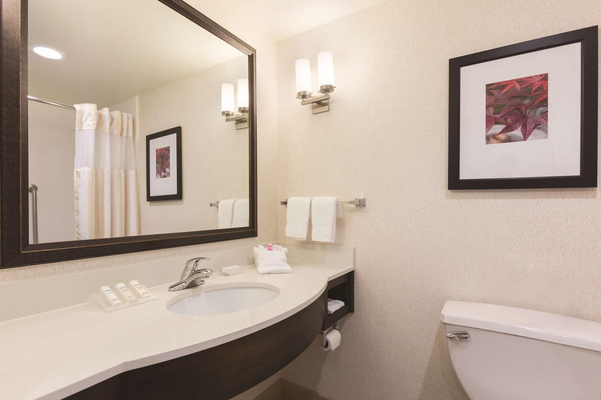 Hilton Garden Inn Wallingford/Meriden Bagian luar foto
