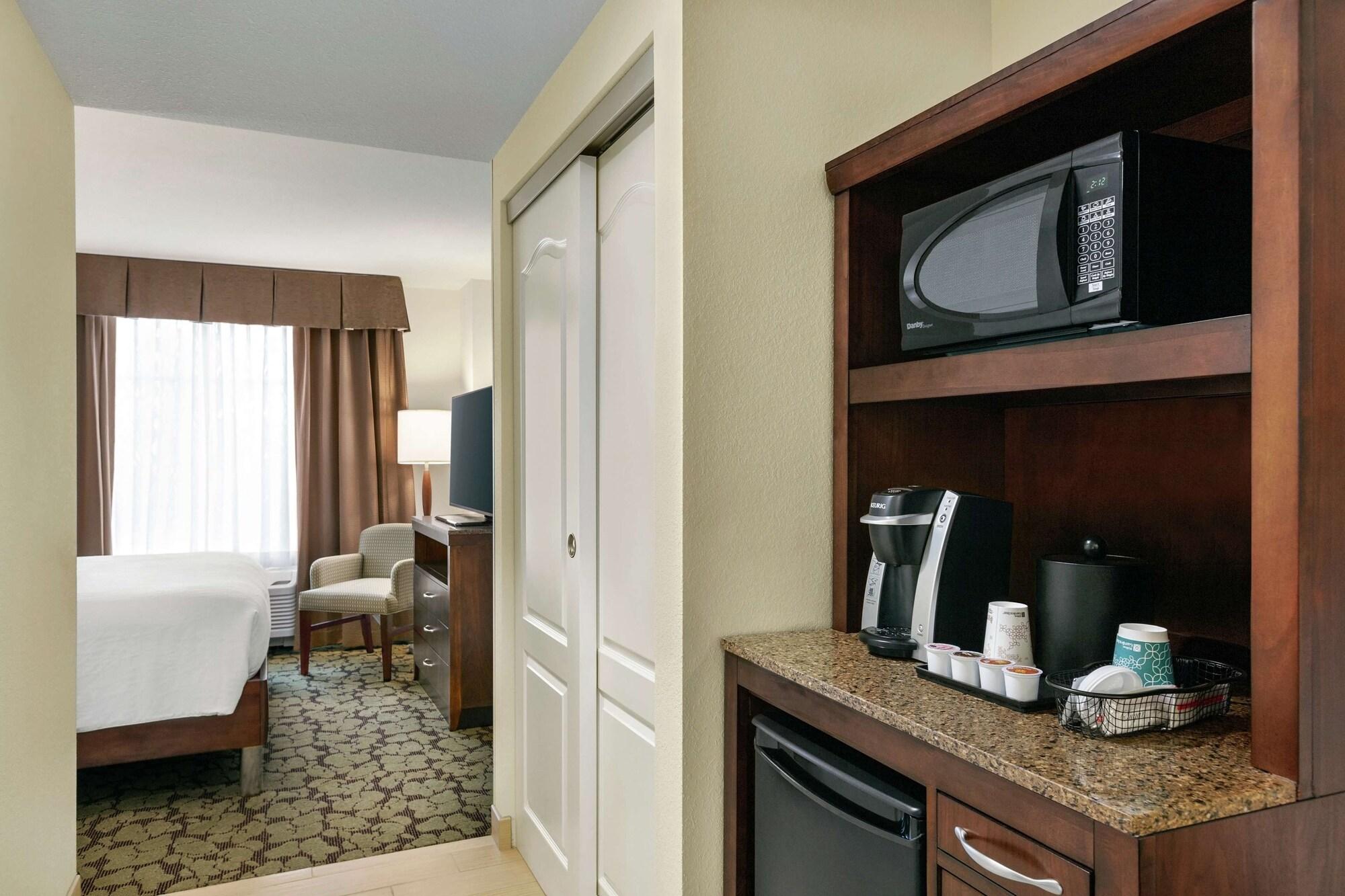 Hilton Garden Inn Wallingford/Meriden Bagian luar foto