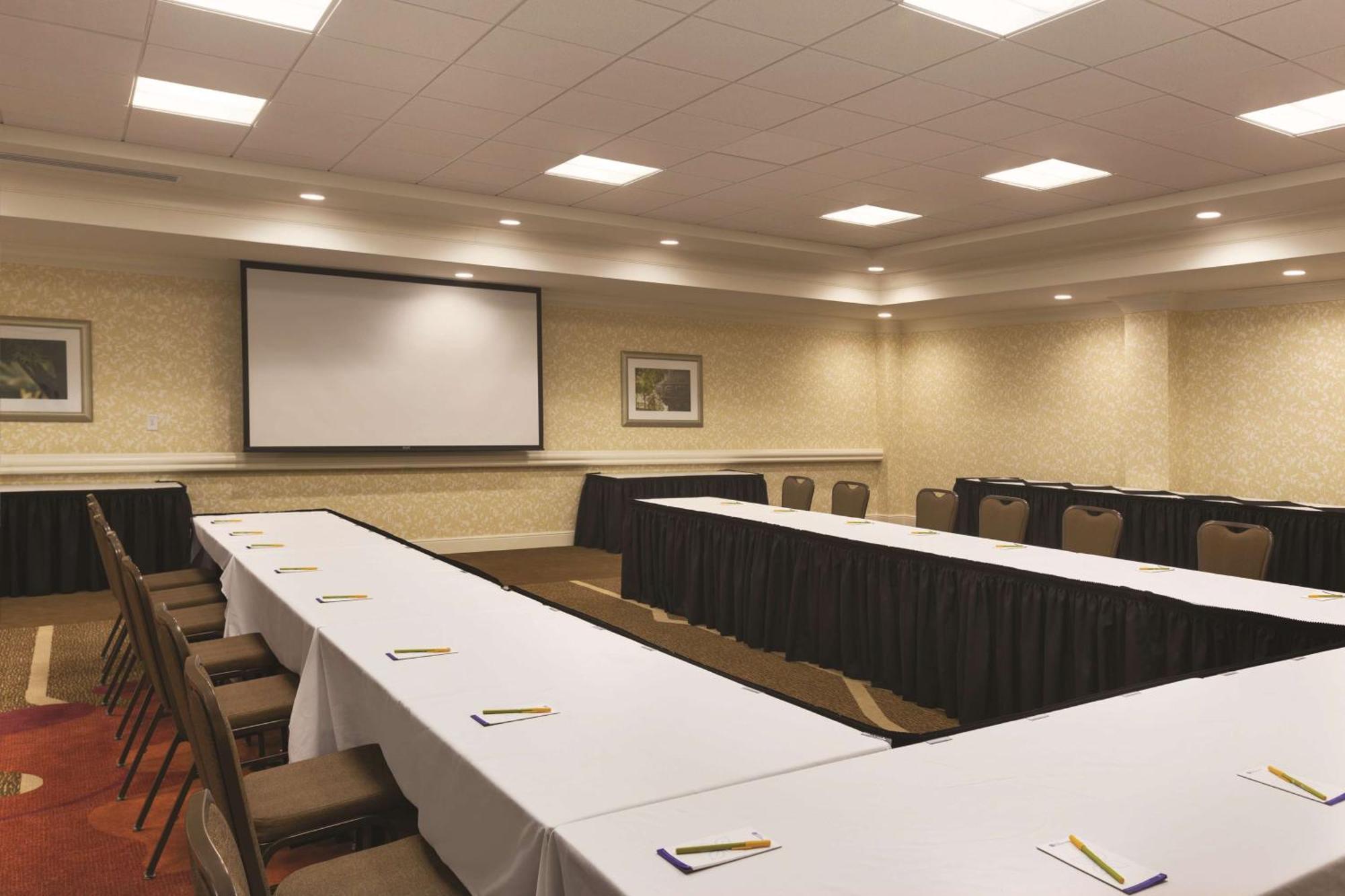 Hilton Garden Inn Wallingford/Meriden Bagian luar foto